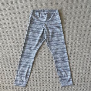 Lululemon leggings in grey, white and black stripes. In great condition!